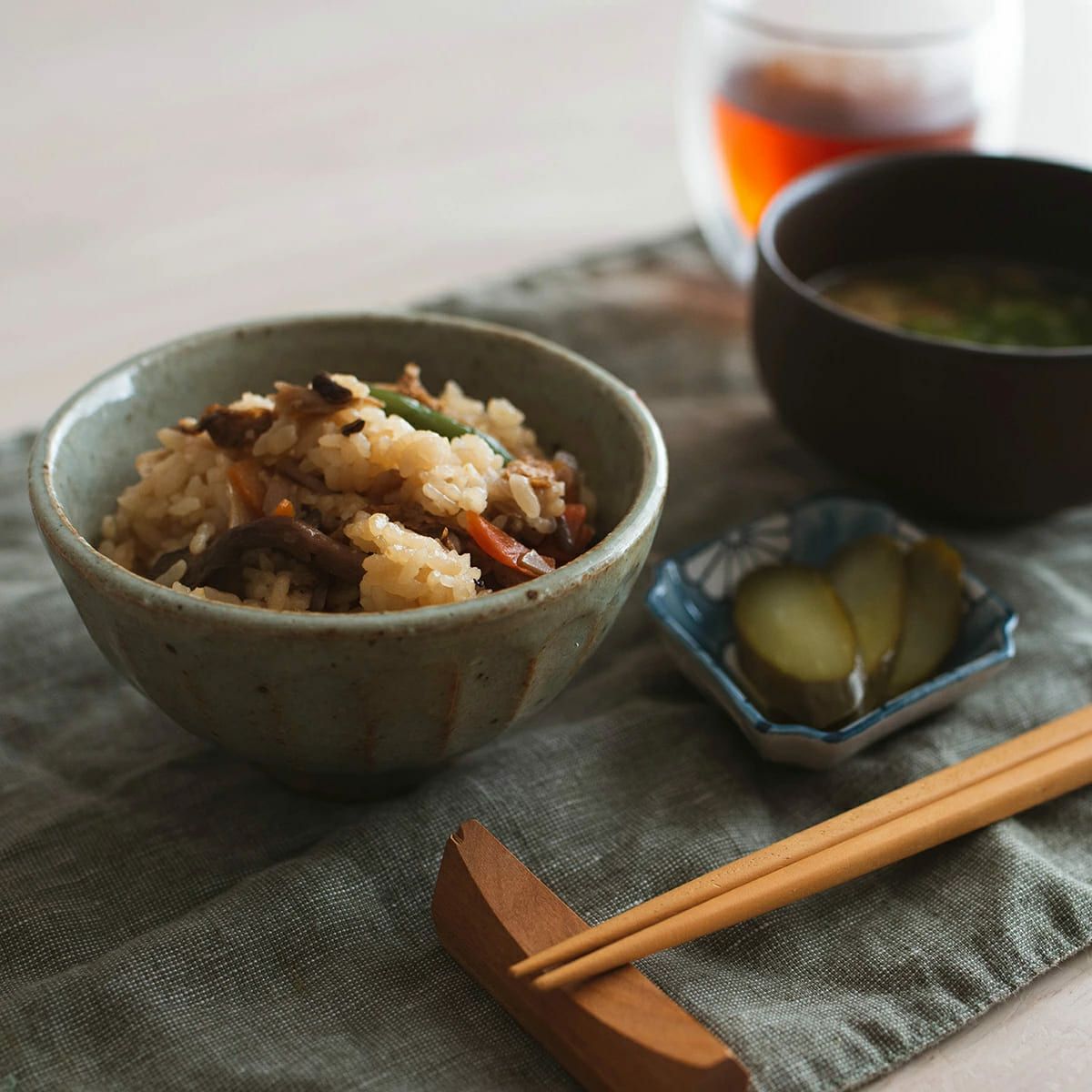 茶碗 茶色とベージュのグラデーション studio m' デイジー飯椀L宅配便指定 | シキとサイ