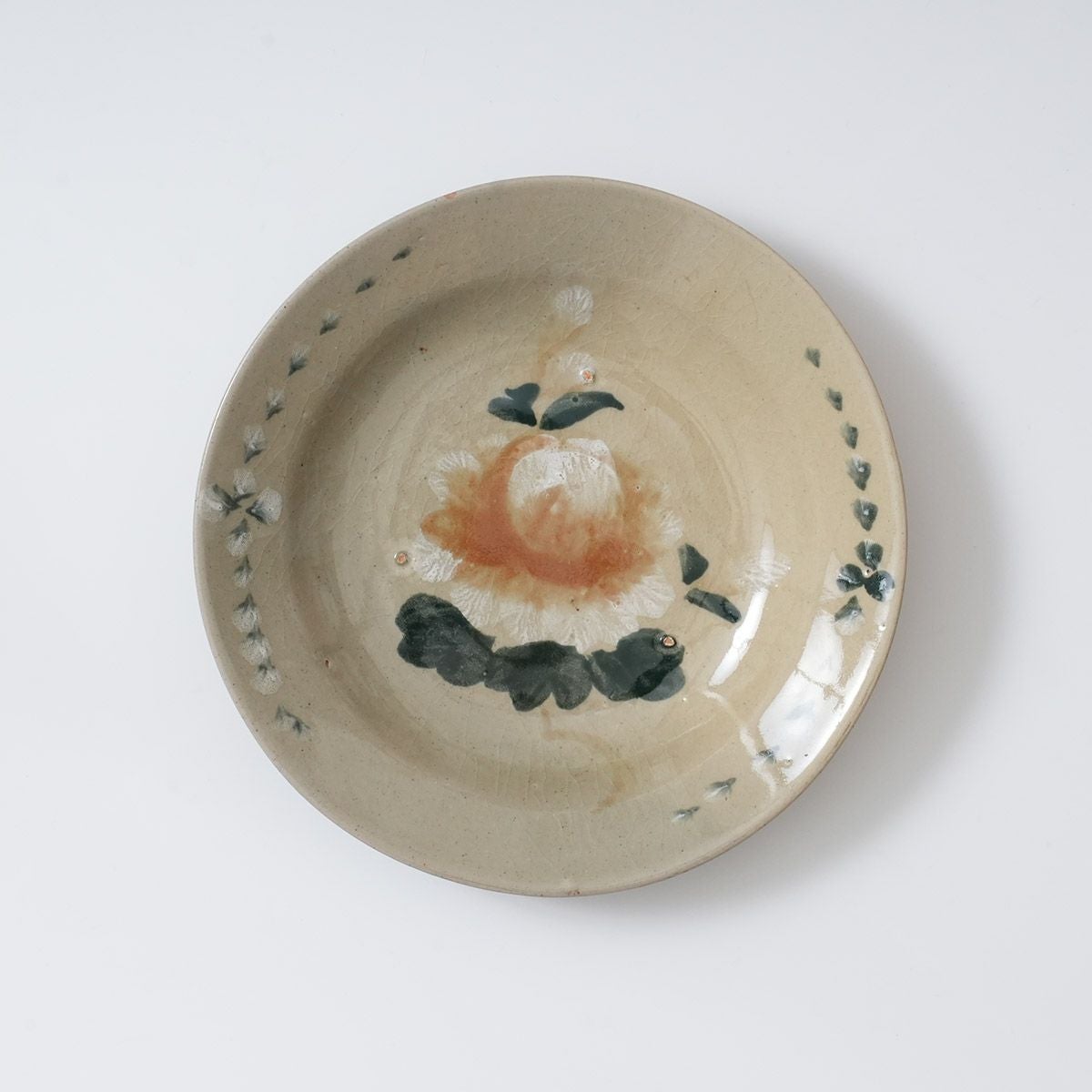 ベトナム南部で古くから焼かれていた陶器「ソンベ焼」を、個別販売して